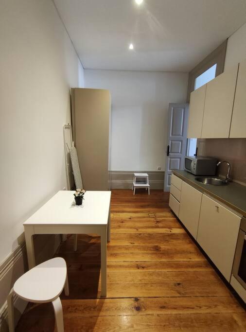 Alvares Cabral Apartamento C Apartment Porto Exterior photo